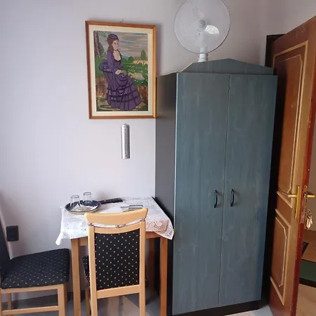 Partifecske Vendeghaz * Tiszafüred